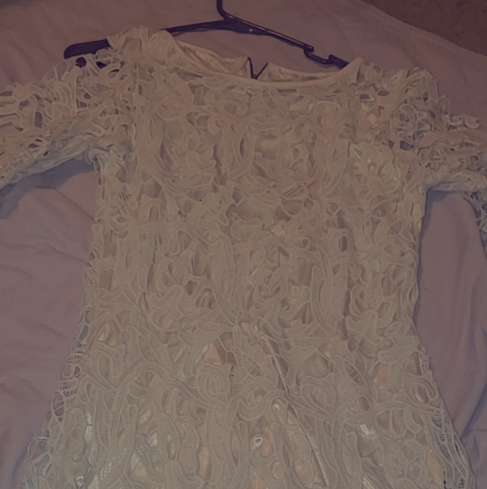 White Midsleve Midi dress